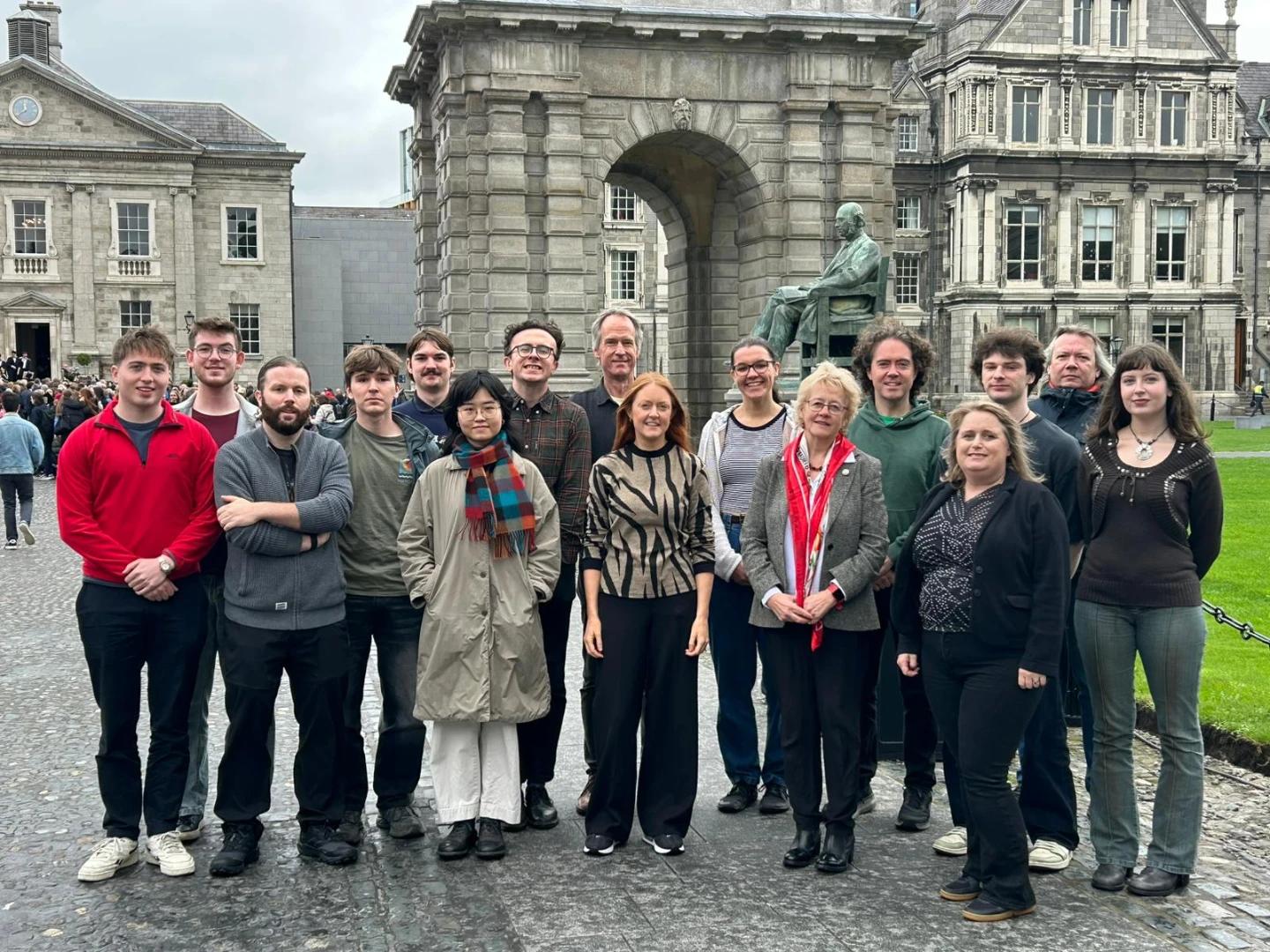 Grianghraf d'fhoireann ABAIR